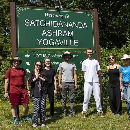 Yogaville Buckingham Luaran gambar